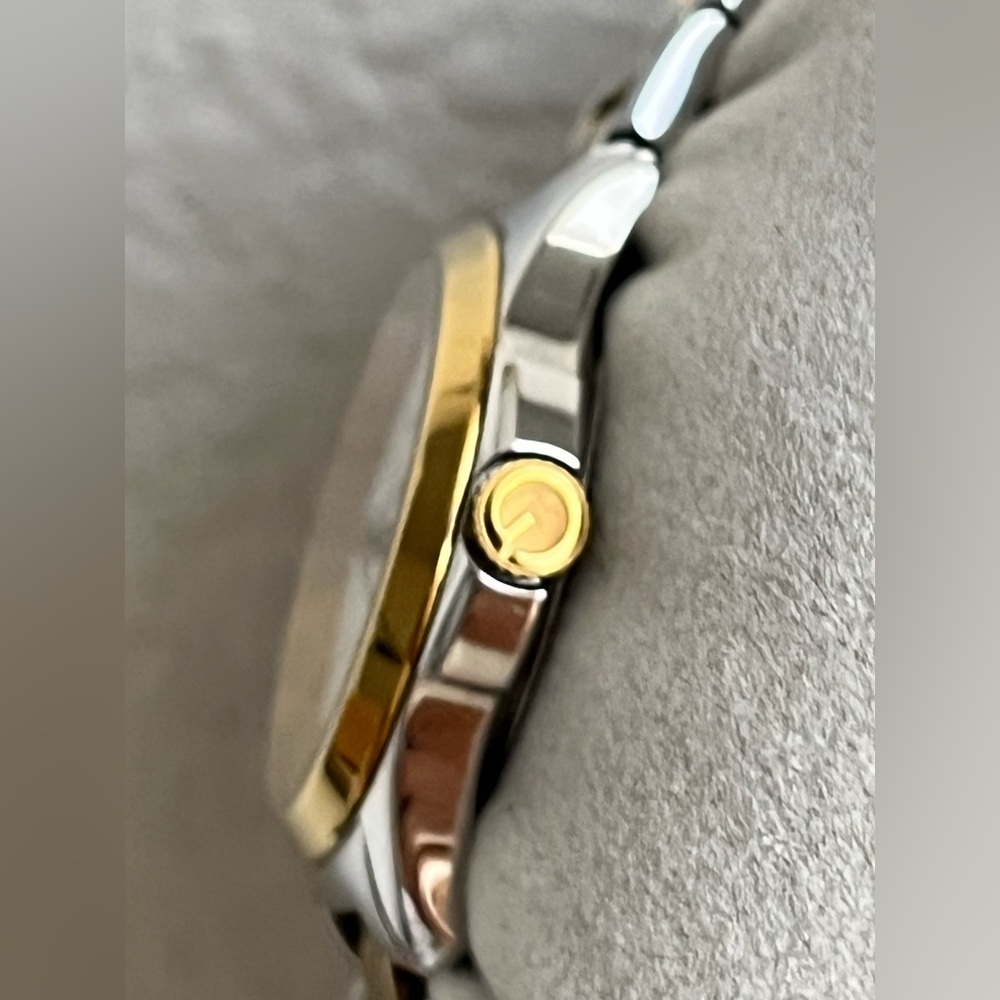 GUCCI G-Timeless YA126531 Two-Tone PVD Stainless Steel ladies Watch - Picture 5 of 17